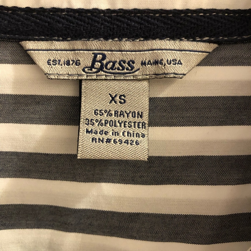 Woman's G.H. Bass Button Down Shirt - Picture 2 of 3
